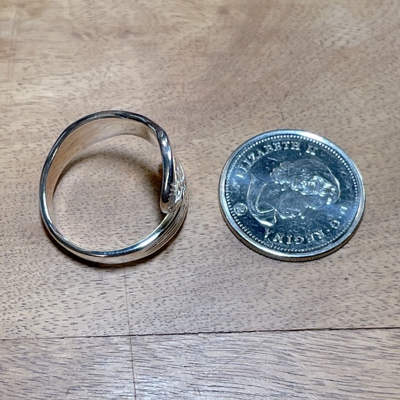 925 Sterling Silver Spoon Ring with Floral Design - Picture 7 of 8